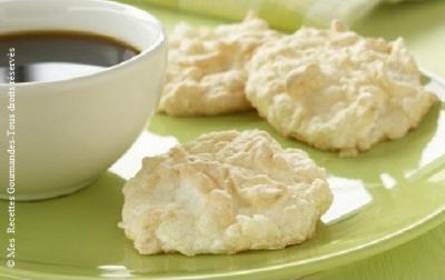 biscuits-a-la-meringue-et-noix-de-coco